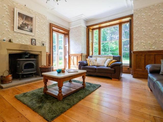 6 bedroom country house to rent