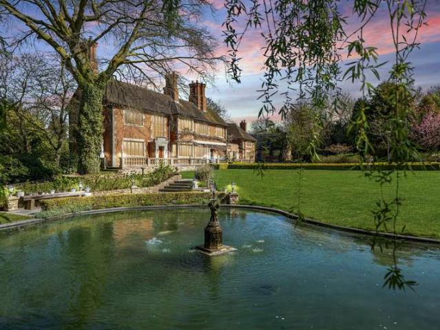 6 Bedroom Country House Character Property