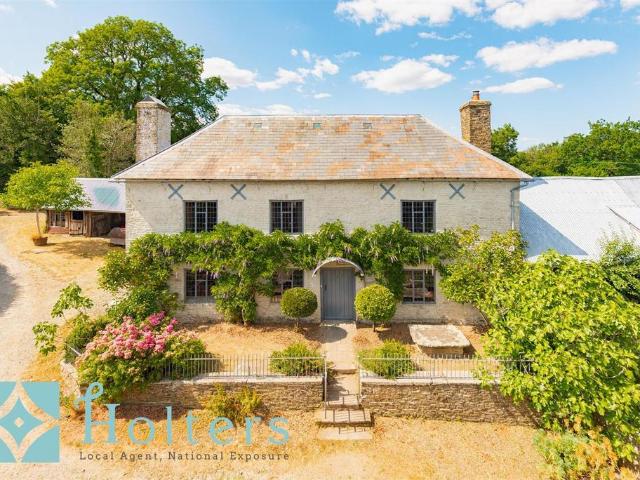 6 bedroom country house for sale