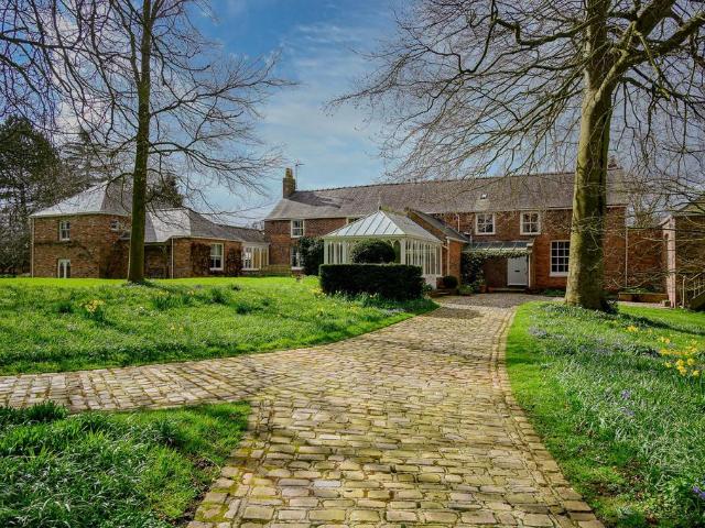 6 bedroom country house for sale