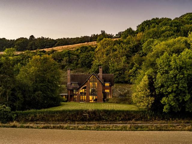 6 bedroom country house for sale