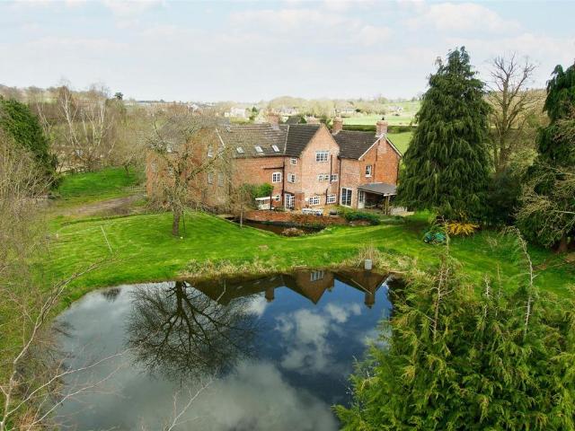 6 bedroom country house for sale