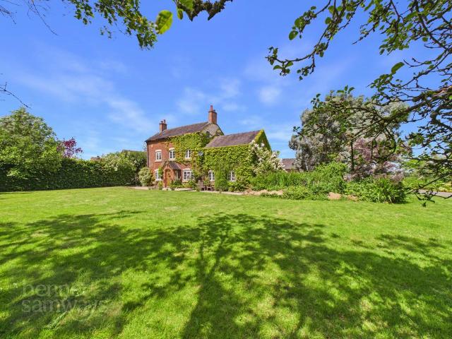 6 bedroom country house for sale