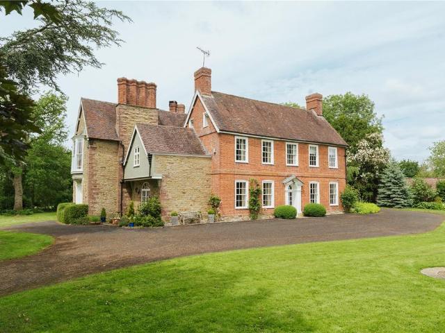 6 bedroom country house for sale