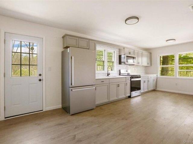 6 bedroom, Accord NY 12404 105292898