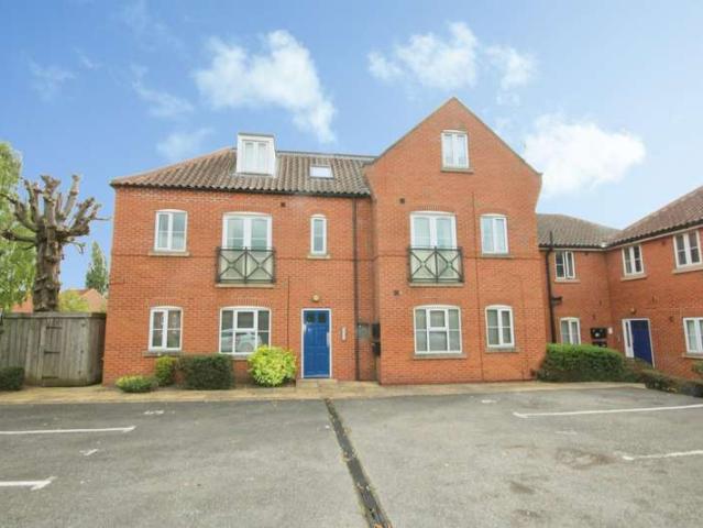 6 Bedroom Apartment Flat
