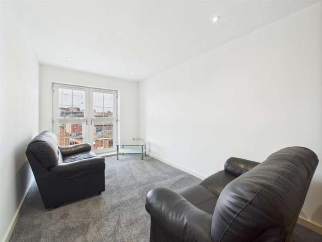 2 Bedroom Apartment Flat