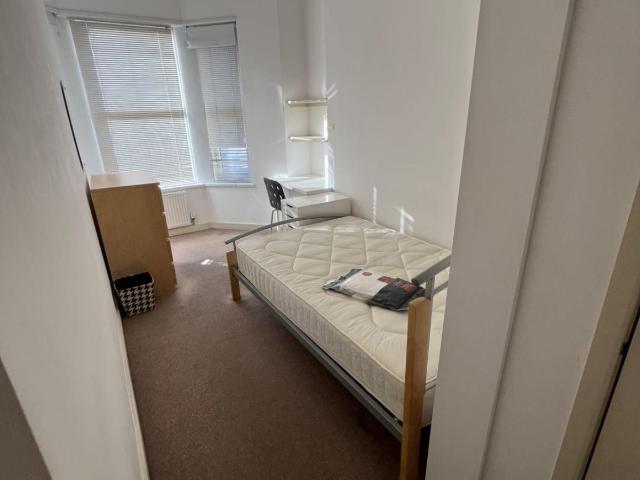 6 bedroom apartment for rent in Cardiff