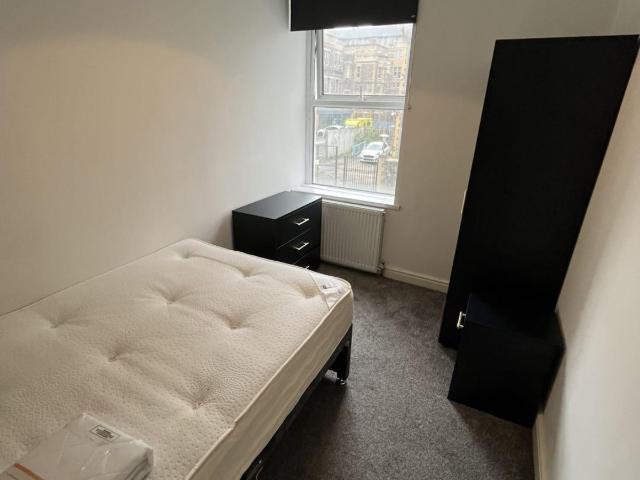 6 bedroom apartment for rent in Cardiff
