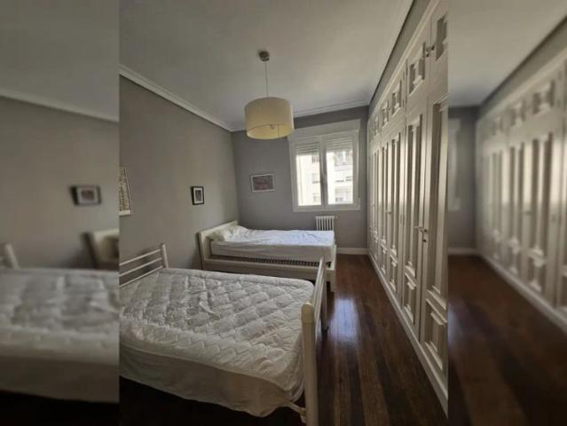 6 bedroom apartment for rent in Ensanche Zabalgunea, bills included, no couples