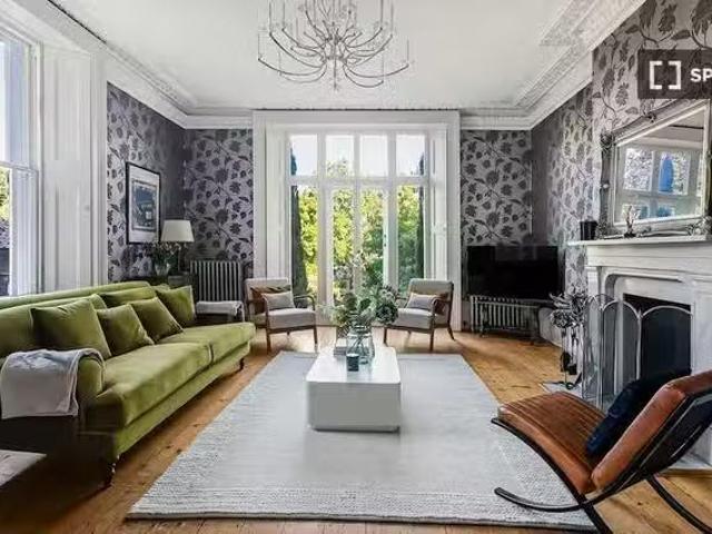 6 bedroom apartment for rent in Hertford