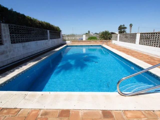 6 bedroom apartment for rent in Sueca, smoking allowed