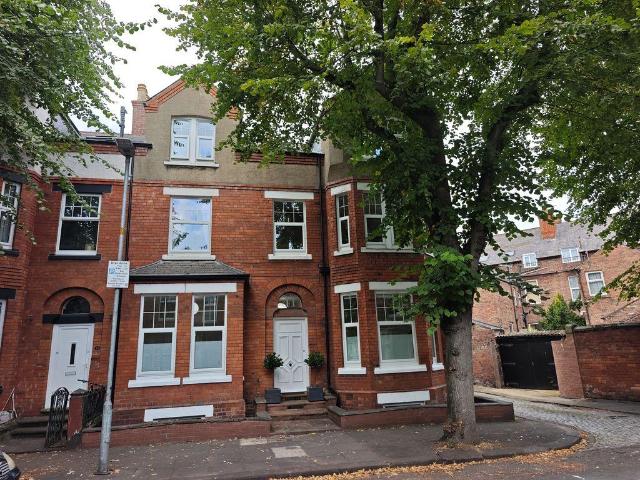 6 bedroom apartment for sale