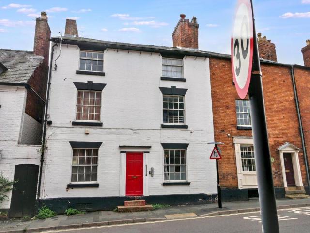 6 bedroom apartment for sale