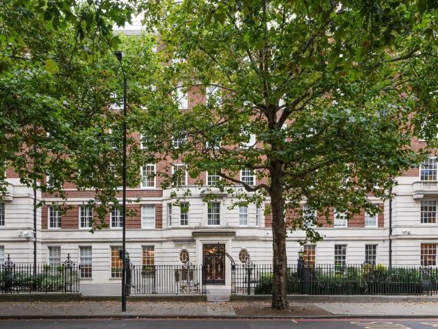 6 bedroom apartment for sale