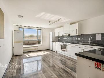 6 bedroom apartment for sale