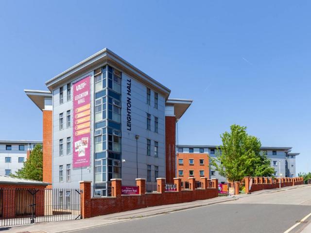 6 bedroom apartment for sale