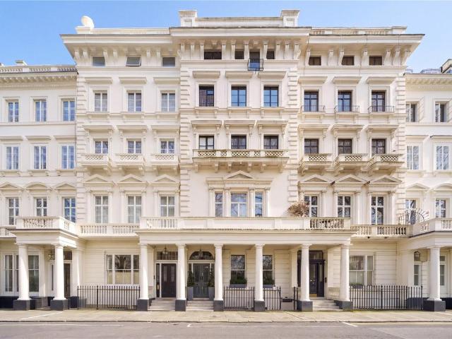 6 bedroom apartment for sale