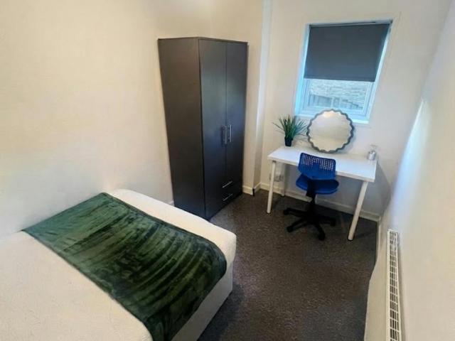 6 Bedroom Apartment Stanmer Stanmer 105685492