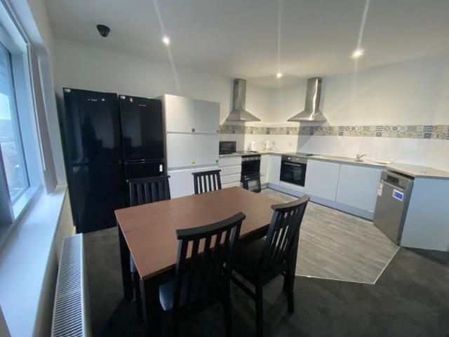 6 bedroom apartment to rent
