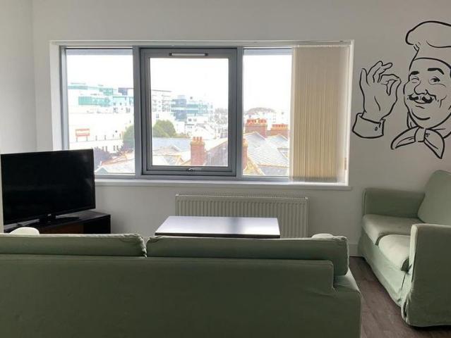 6 bedroom apartment to rent