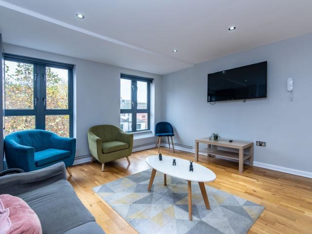 6 bedroom apartment to rent