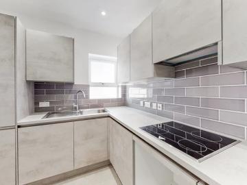 6 Bedroom Apartment
