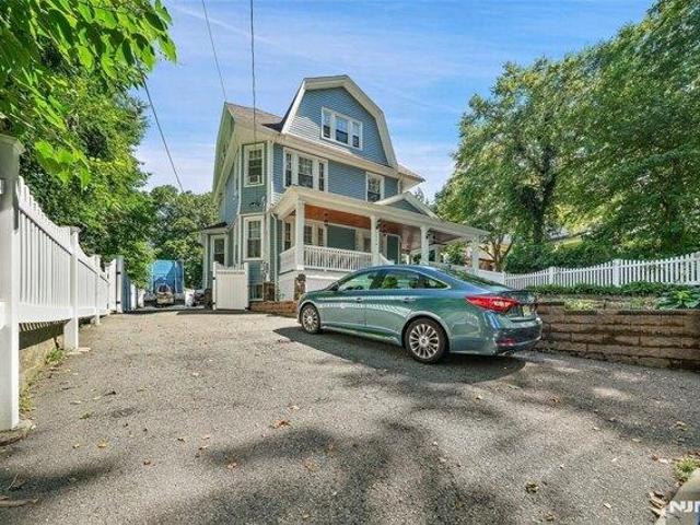 6 bedroom, Bogota NJ 07603 105288338