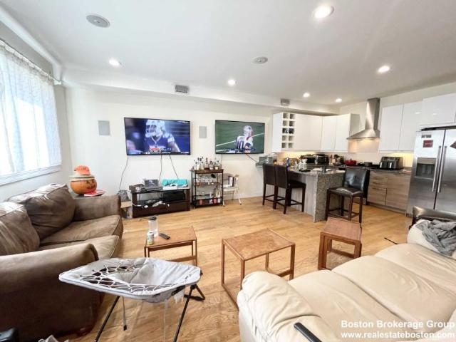 6 bedroom, Boston MA 02127 LS98395537