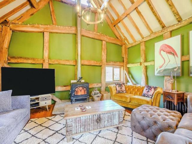 6 bedroom barn conversion to rent