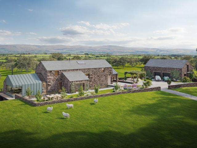 6 bedroom barn for sale