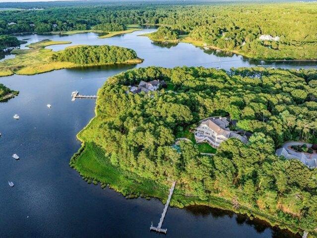 6 bedroom, Barnstable MA 02648 106070703