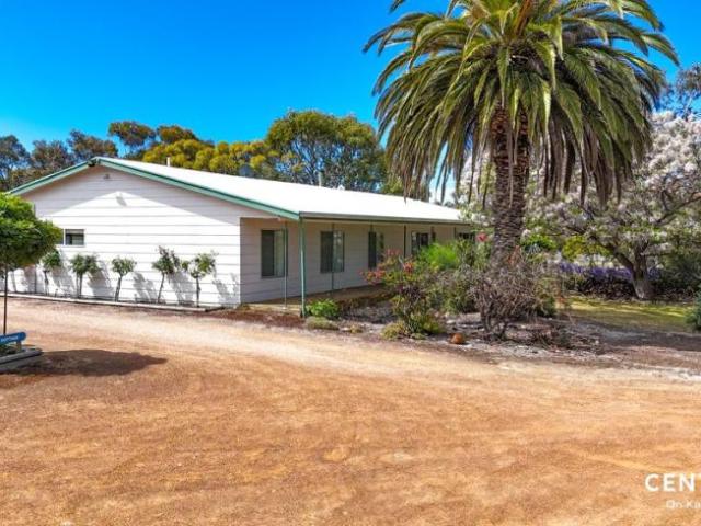 6 Bedroom House Brownlow Ki, 102759626