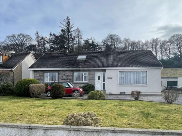 5 Bedroom Detached House