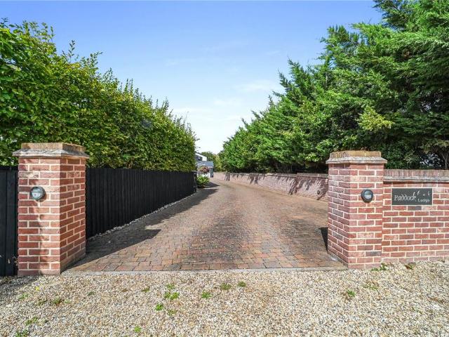 6 bedroom bungalow for sale