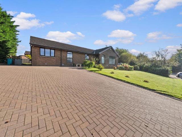 6 bedroom bungalow for sale