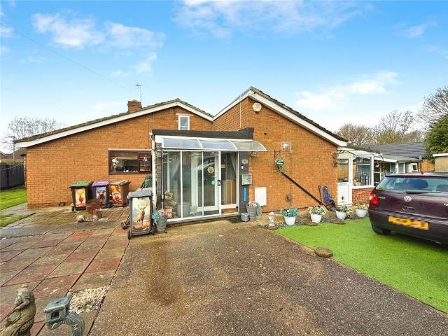 6 bedroom bungalow for sale