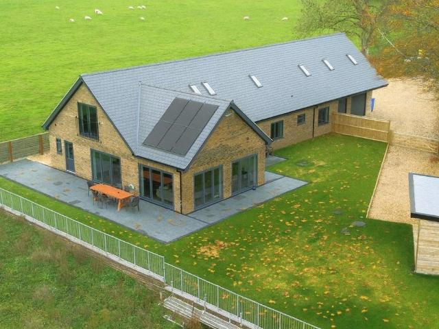 6 bedroom bungalow for sale