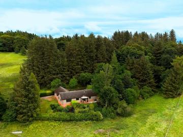 6 bedroom detached house for sale