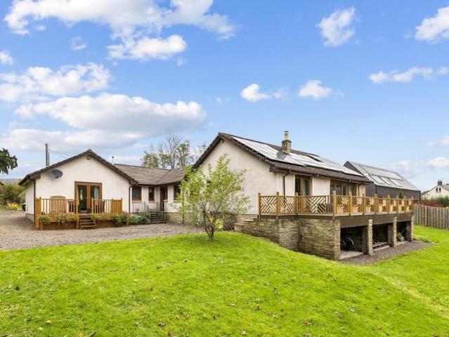 6 bedroom bungalow for sale