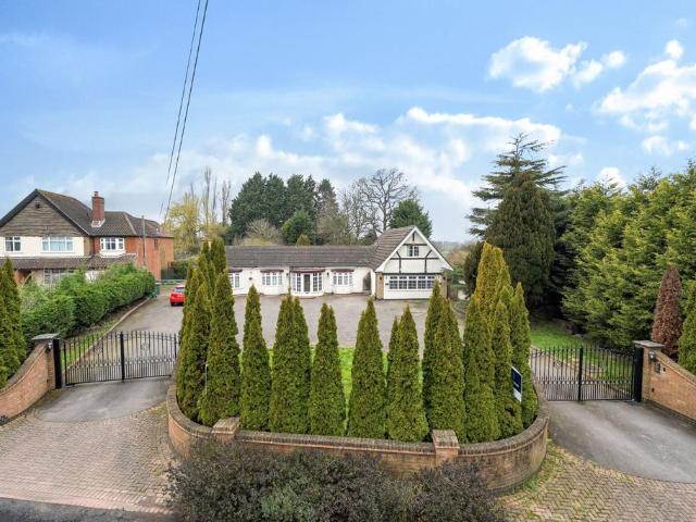 6 bedroom bungalow for sale