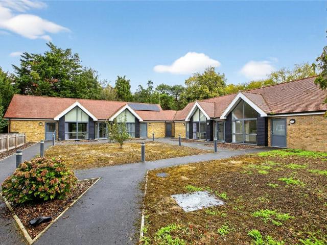 6 bedroom bungalow for sale
