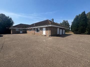 6 bedroom bungalow to rent