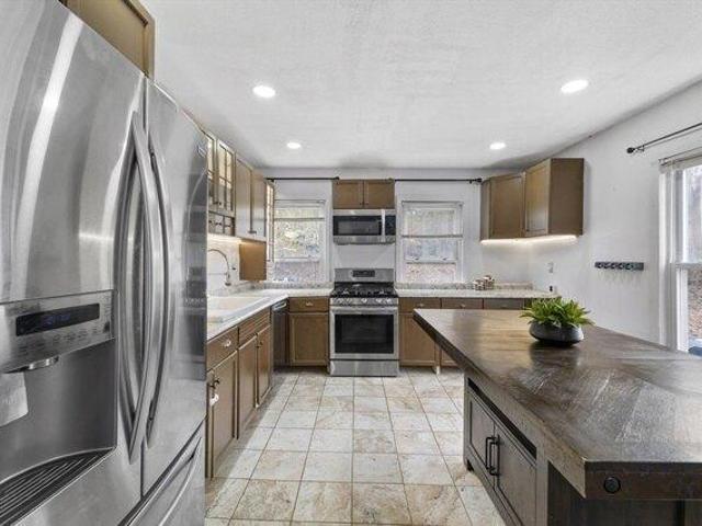 6 bedroom, Gardner MA 01440 104511151