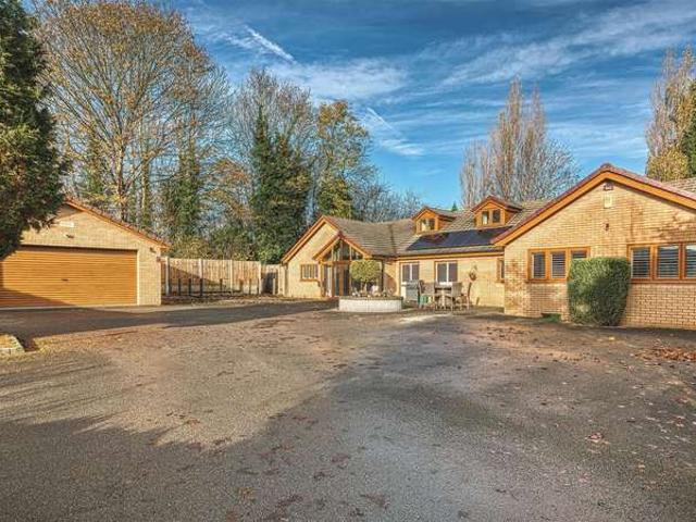 6 Bedroom Detached Bungalow