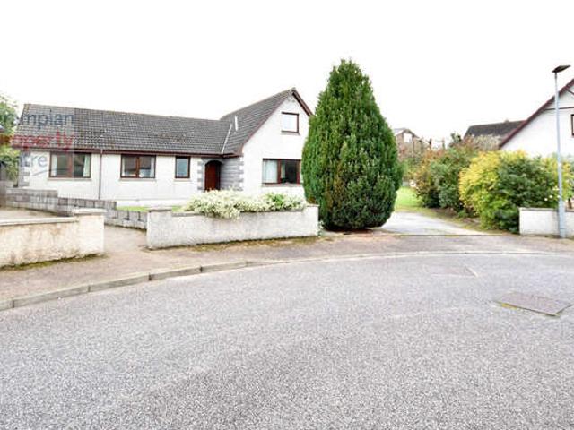 6 Bedroom Detached Bungalow