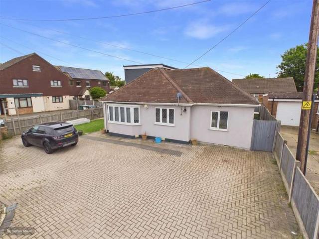 6 Bedroom Detached Bungalow