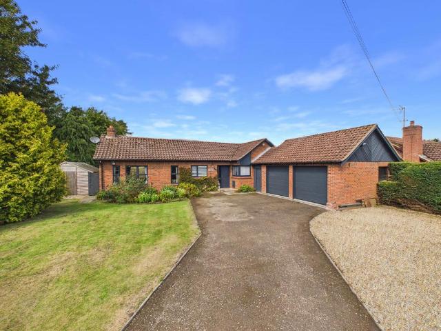 6 bedroom detached bungalow for sale