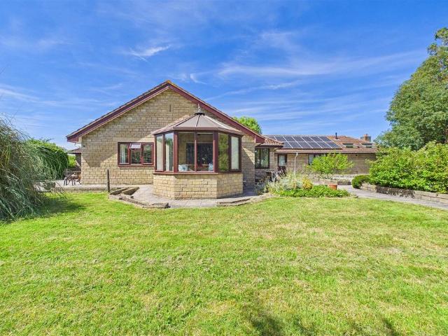 6 bedroom detached bungalow for sale