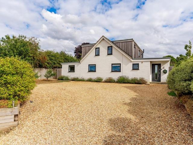 6 bedroom detached bungalow for sale